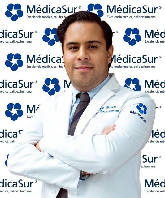 Dr. Sergio Barrera Basilio Médica Sur Copyright
